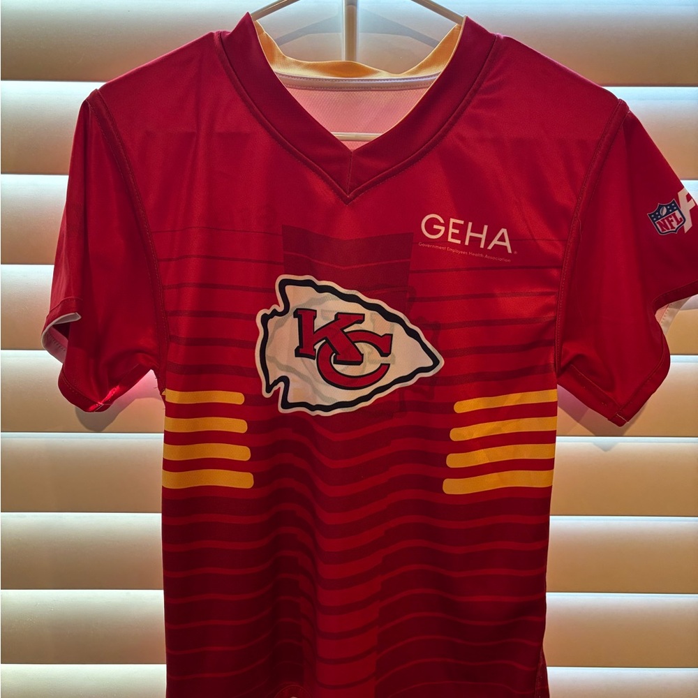 Kansas City Chiefs Youth REVERSIBLE Red Football Jersey (10-12 Youth Size)
